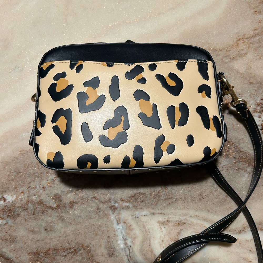 Coach leopard camera bag - Picture 3 of 9